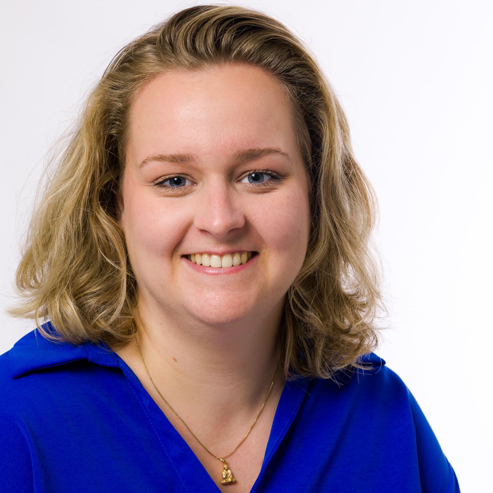 Portretfoto van Durga van Velzen, beeldend therapeut bij Uniqara.